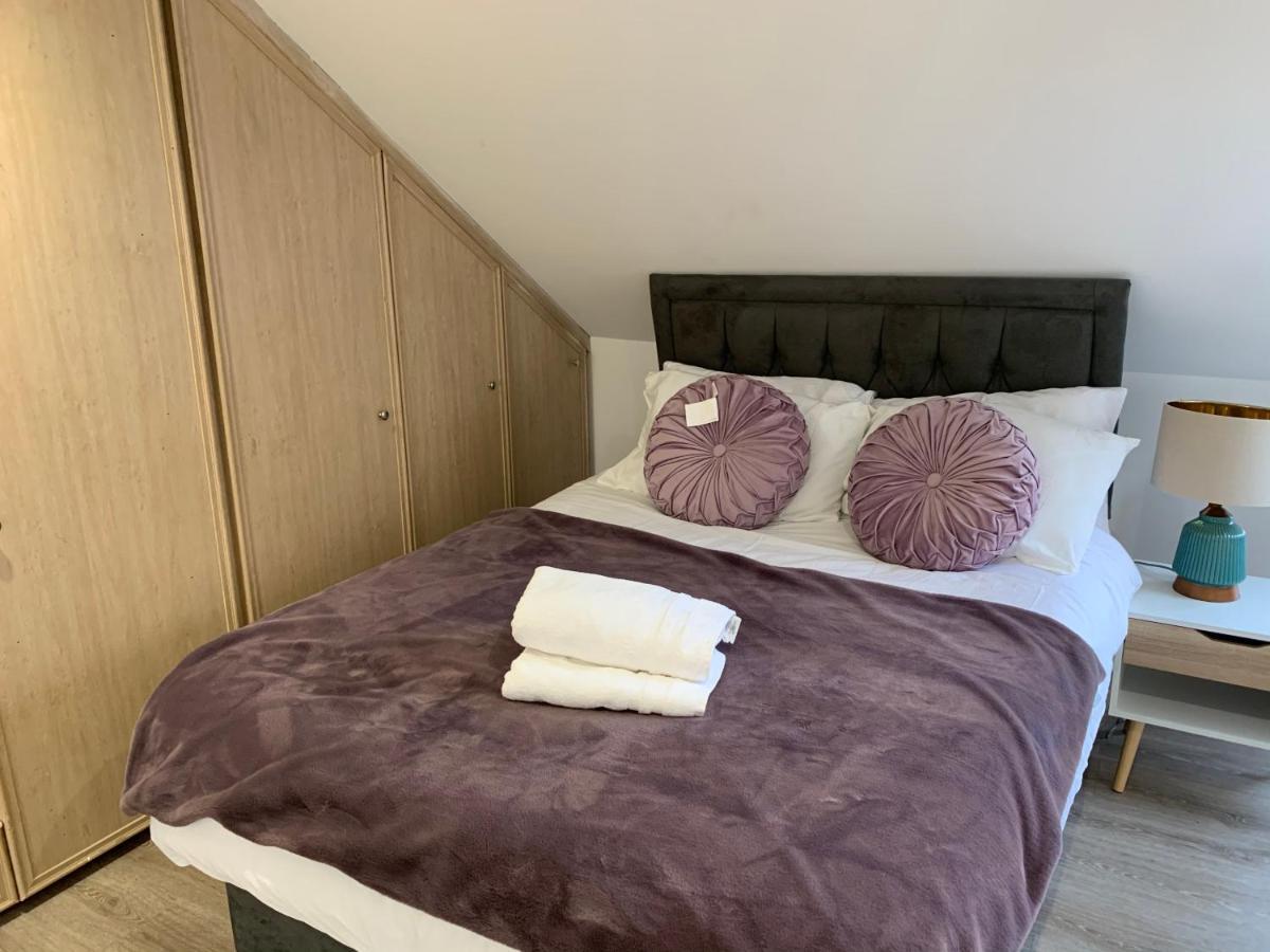 Serene Suites: Family-Friendly Retreat with Free Parking and Wi-Fi Ilford Exterior photo